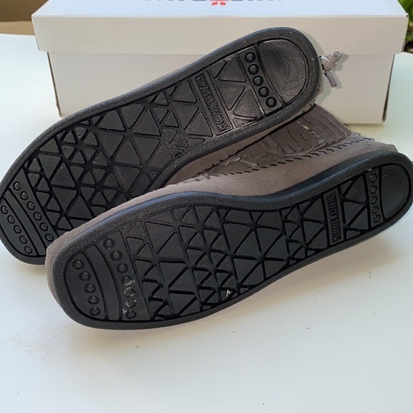 AUTH NIB MINNETONKA Hi-Top Back Zip Boot Grey - Picture 7 of 12